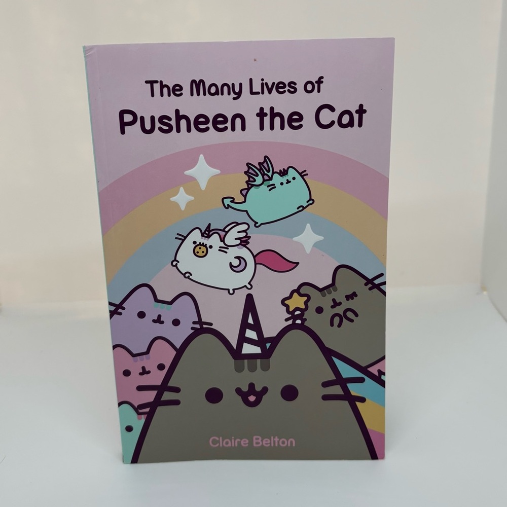The Many Lives of Pusheen the Cat (I Am Pusheen) - paperback Belton, Claire